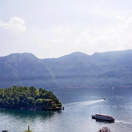 No 1-sleeps 10 By Italian Appartement *