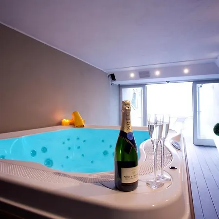 No 1-sleeps 10 By Italian Appartement Sala Comacina