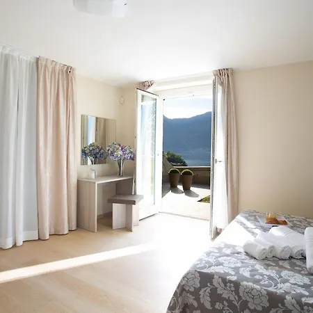 No 1-sleeps 10 By Italian * Sala Comacina
