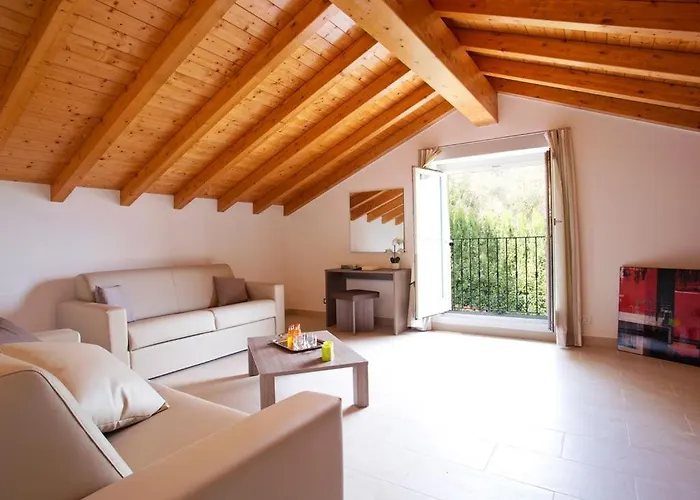 No 1-sleeps 10 By Italian Apartmán *