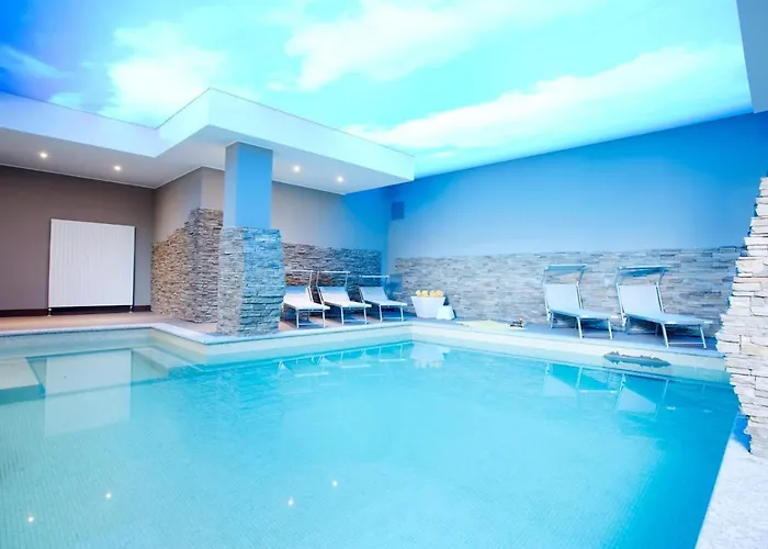 Διαμέρισμα No 1-sleeps 10 By Italian *