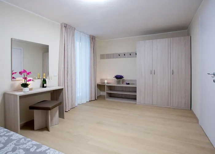 No 1-sleeps 10 By Italian