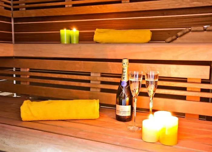 No 1-sleeps 10 By Italian Διαμέρισμα Sala Comacina