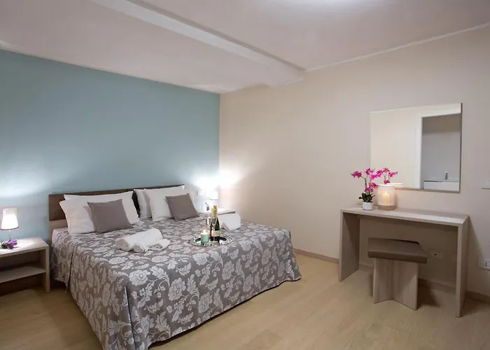 No 1-sleeps 10 By Italian شقة سالا كوماسينا