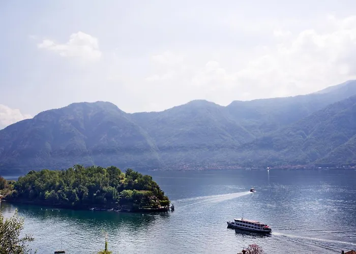 No 1-sleeps 10 By Italian Apartman *